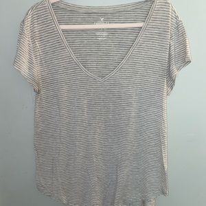 Grey American Eagle t-shirt